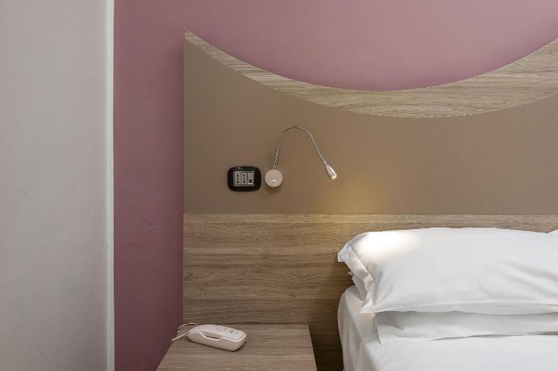 Hotel La Conchiglia Sul Mare - image 42