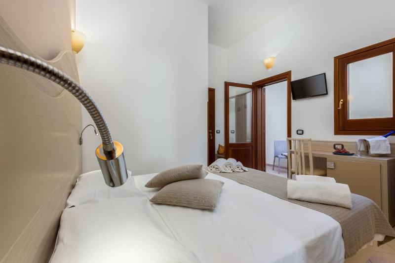 Hotel La Conchiglia Sul Mare - image 9