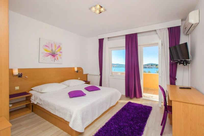 Studio with Balcony and Sea View image 1