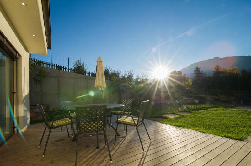 Large Two-Bedroom Apartment with Terrace image 2