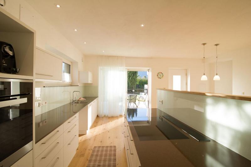 Large Two-Bedroom Apartment with Terrace image 3