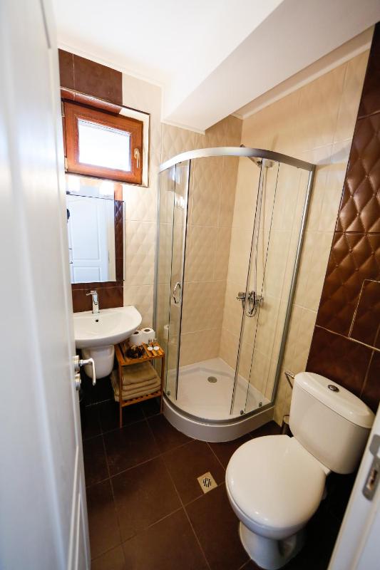 Double Room with Balcony image 2