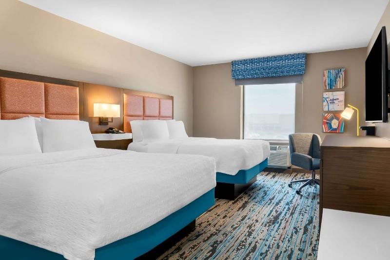 Room with Two Queen Beds - Non-Smoking image 3