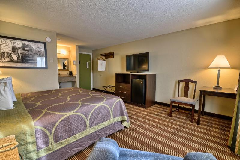 King Room - Non-Smoking image 2