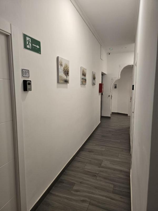 Double or Twin Room image 4