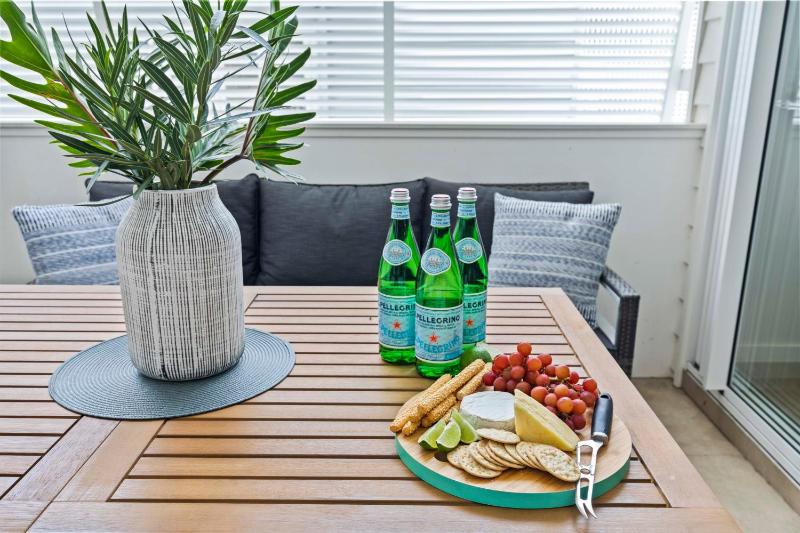 Stylish 3BR Townhouse CampHill - WiFi Parking - image 4