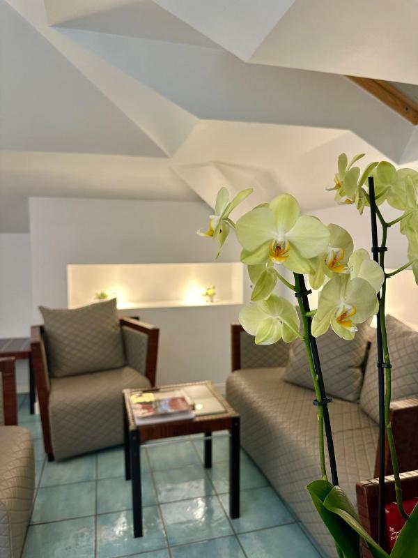 Club House Hotel - image 41