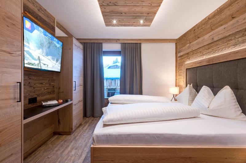 One-Bedroom Apartment image 3