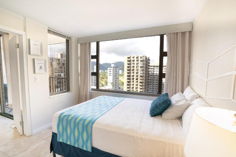 Tower 2 Suite 1207 - QQS - image 11