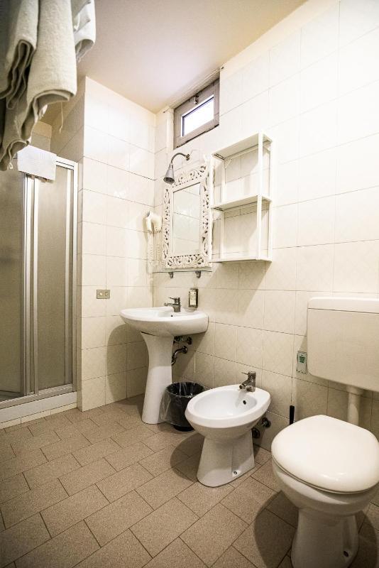 Standard Double or Twin Room image 2