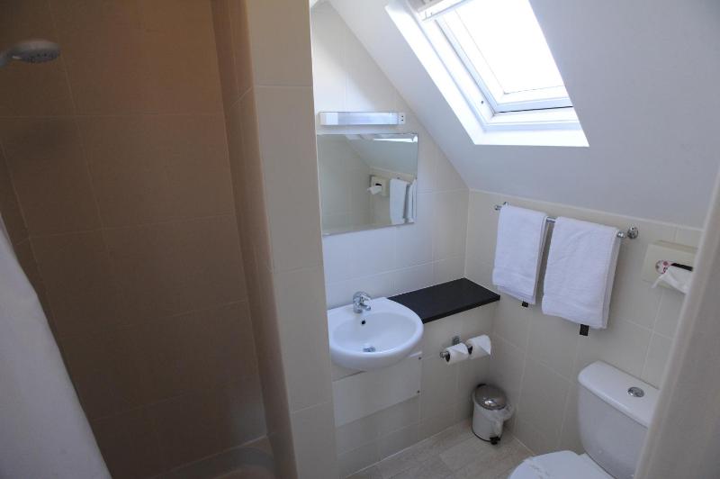 Deluxe Twin Room image 3