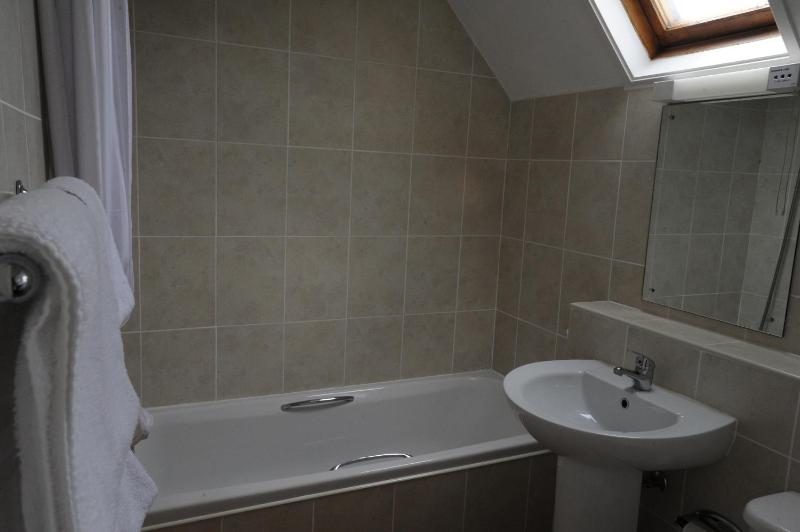 Standard Double Room image 3