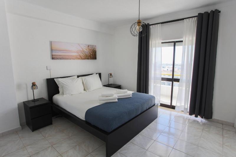 Go4Portugal - Dinis - Luxe Condo with Pool Airco Seaview with two Balcony - image 34