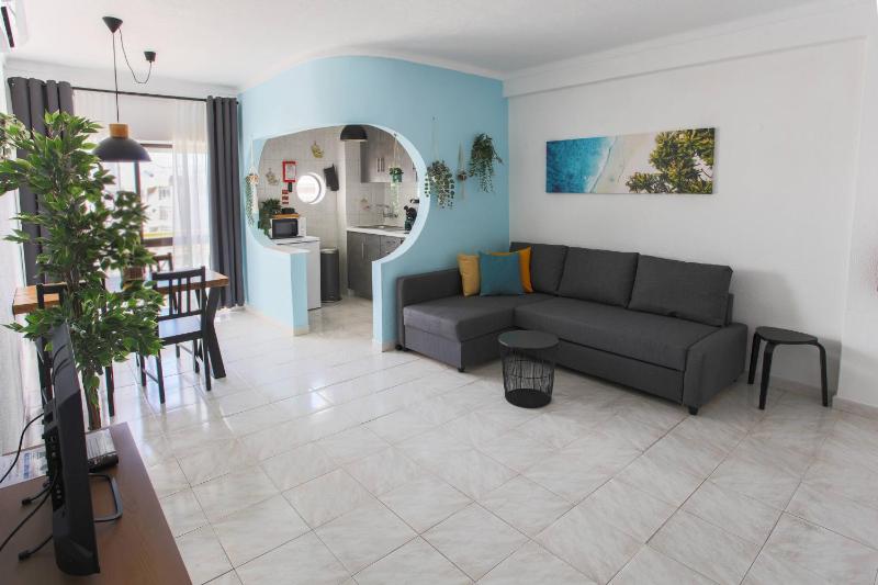 Go4Portugal - Dinis - Luxe Condo with Pool Airco Seaview with two Balcony - image 7