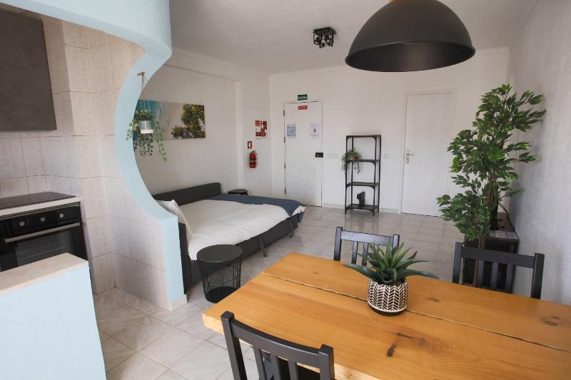 Go4Portugal - Dinis - Luxe Condo with Pool Airco Seaview with two Balcony - image 15