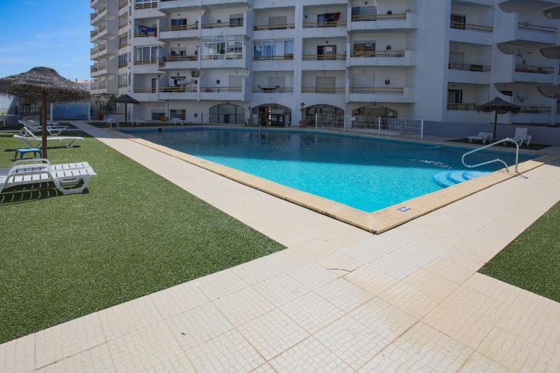 Go4Portugal - Dinis - Luxe Condo with Pool Airco Seaview with two Balcony - image 14