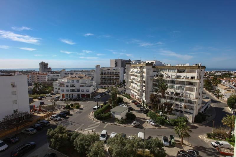 Go4Portugal - Dinis - Luxe Condo with Pool Airco Seaview with two Balcony - image 5