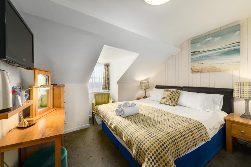 Double Room image 4