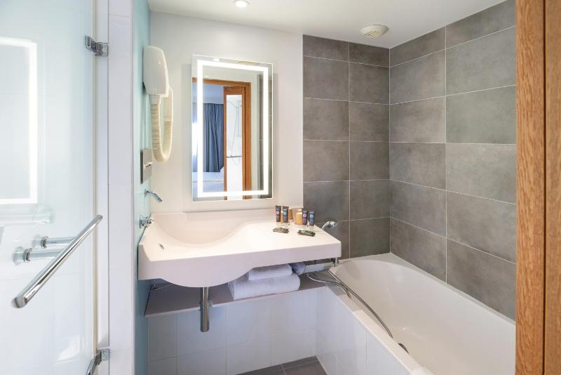 Superior room with One Double Bed and Double Sofa Bed image 2