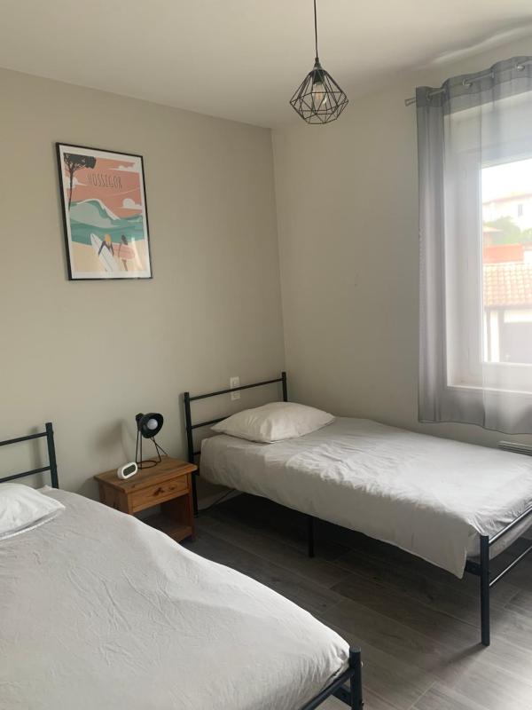 Twin Room with Shower image 3