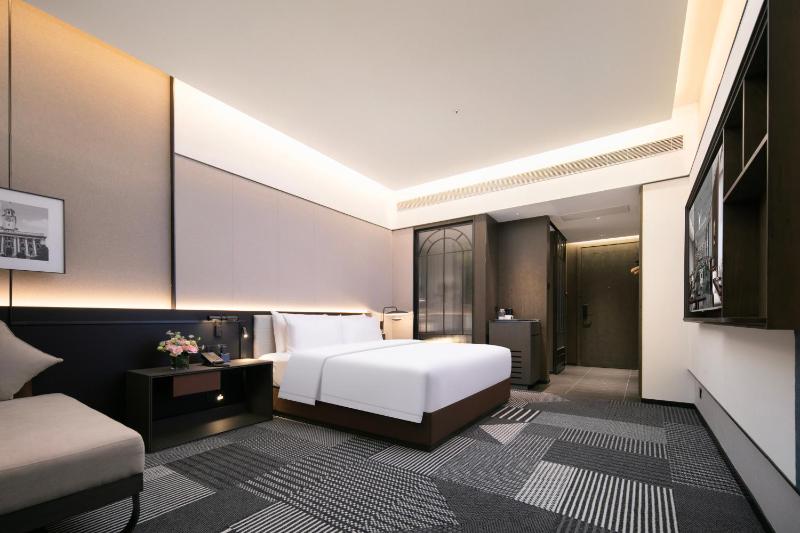 Madison Hotel Wuhan Jianghan Road Pedestrian Street - image 11