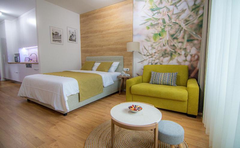 Momento Studio Apartments - image 9