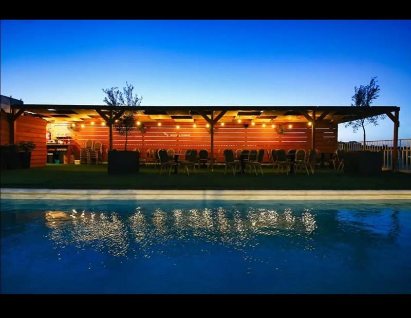 Deluxe Double Room with Balcony image 4