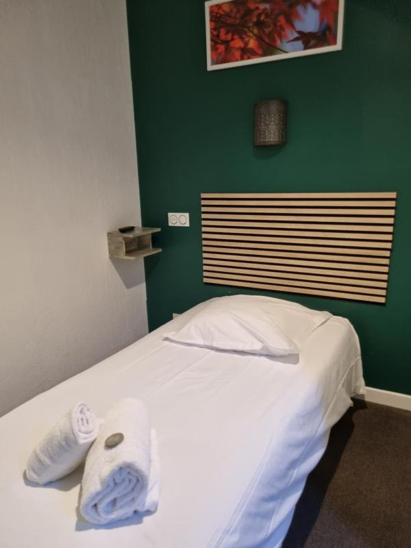 Economy Single Room image 2