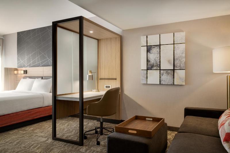 King Suite image 2