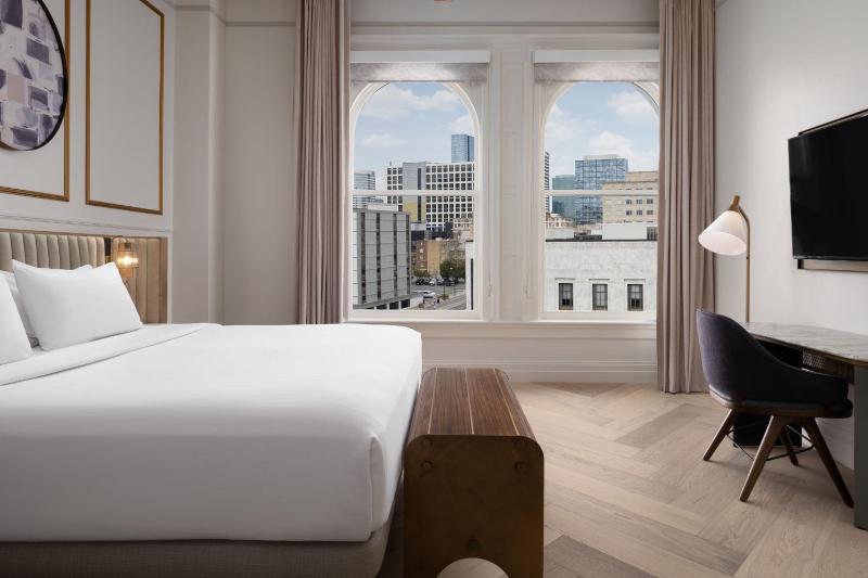 King Room image 2