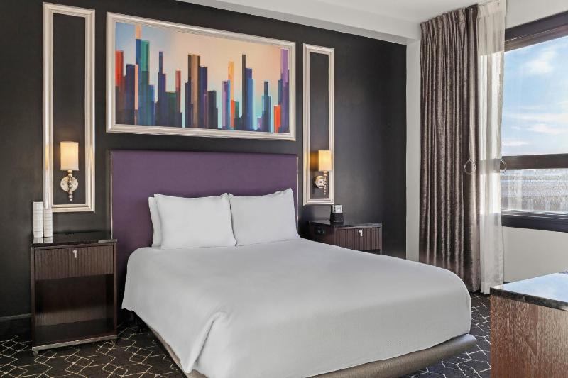 Deluxe Union Square Suites - image 1