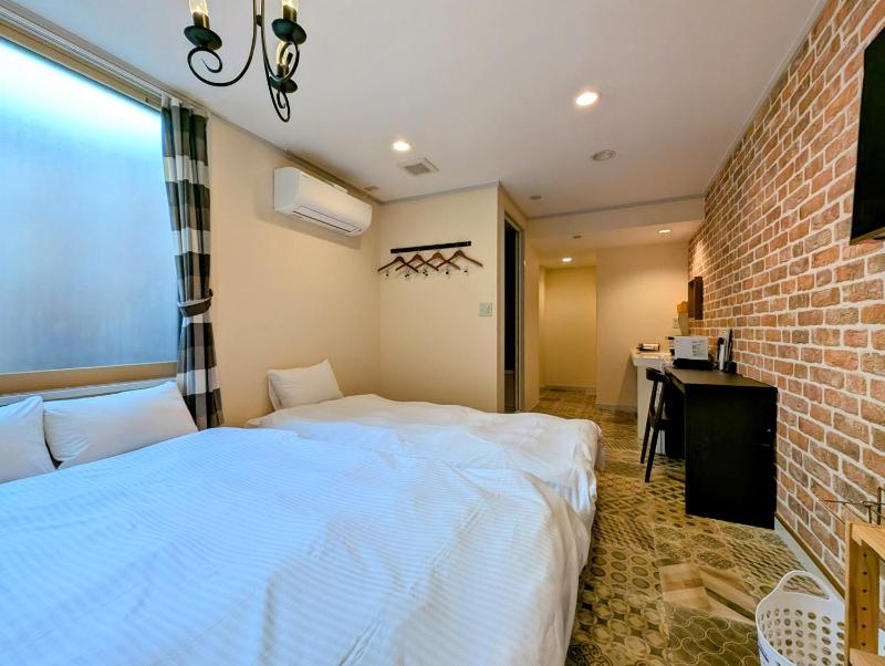 Kanazawa Station Hotel - image 7
