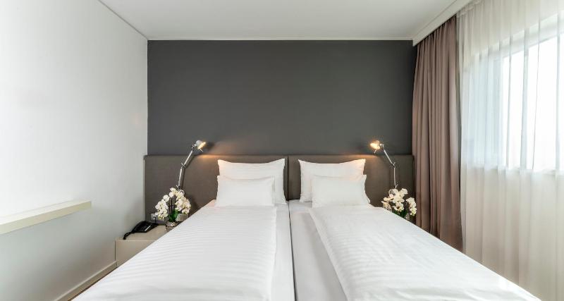 Standard Double Room image 3