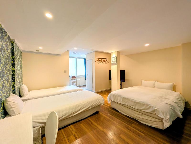 Kanazawa Station Hotel - image 8