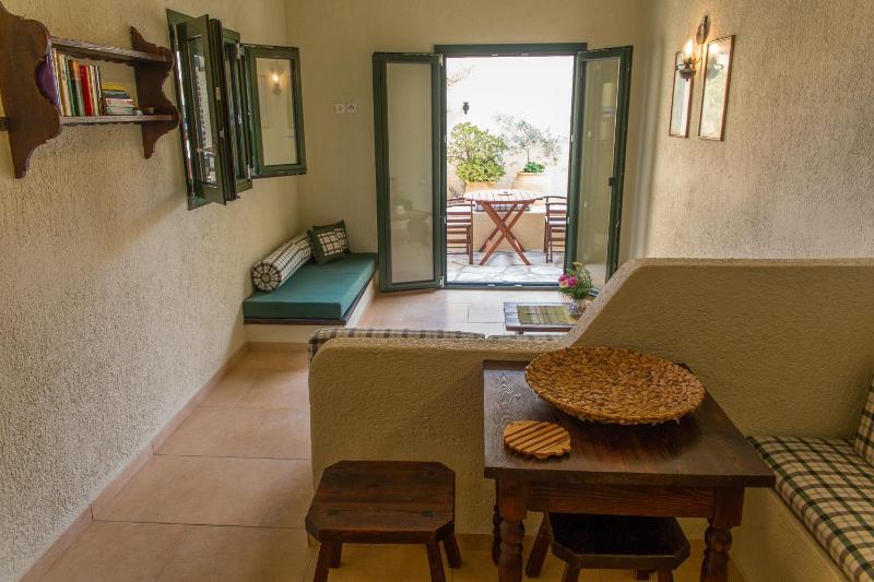 One-Bedroom Apartment with Garden View image 2