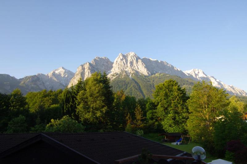Standard Double Room with Mountain View image 3
