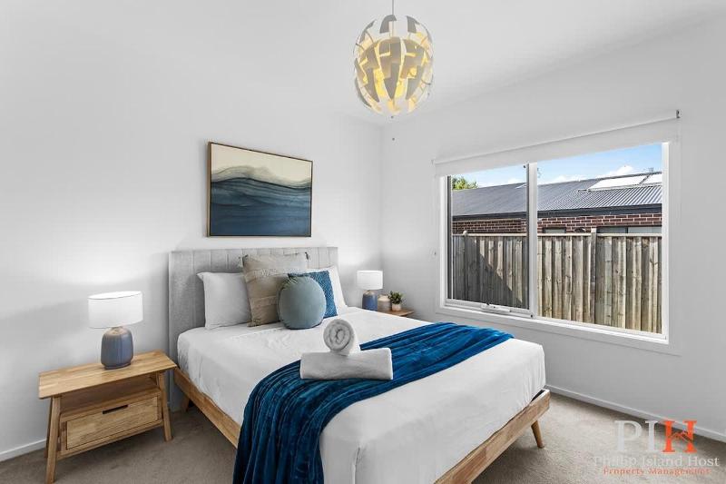 Stylish Home with Rumpus Room - image 3