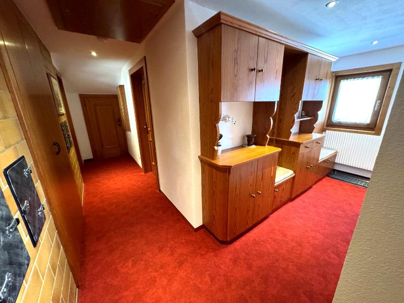 One-Bedroom Apartment image 4