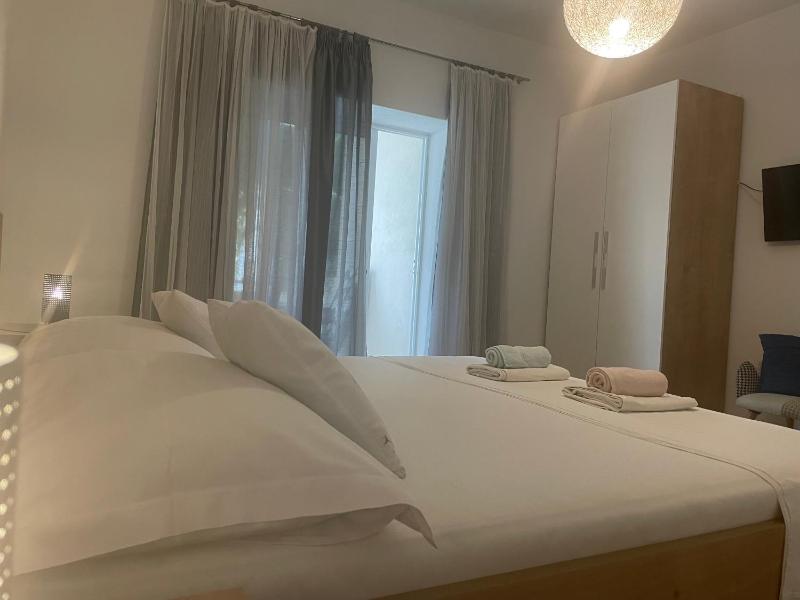 Double Room image 4