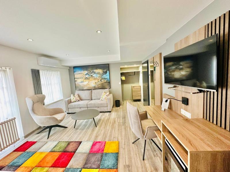Superior Double Room image 3