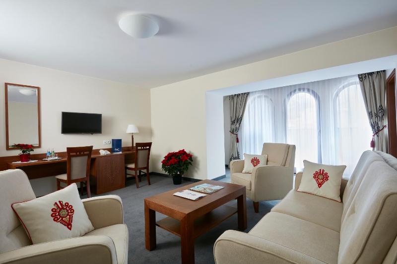 One-Bedroom Apartment with Balcony image 4