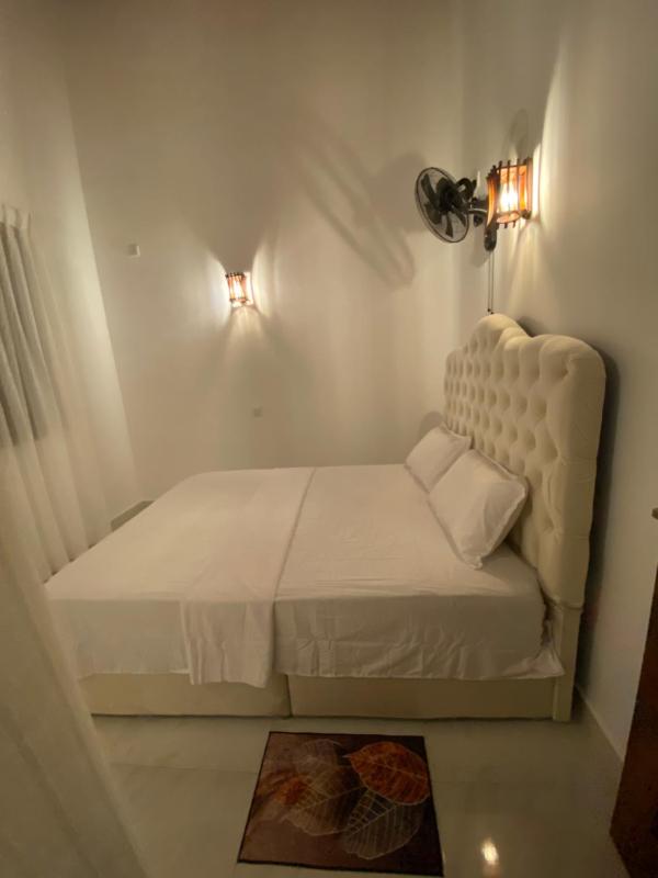 Lake Villa - image 35