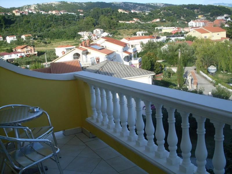 Double Room with Balcony image 3