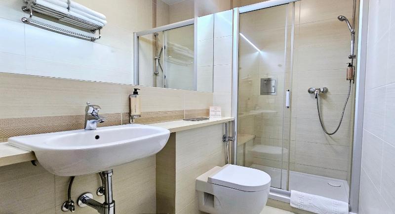 Triple Room image 2