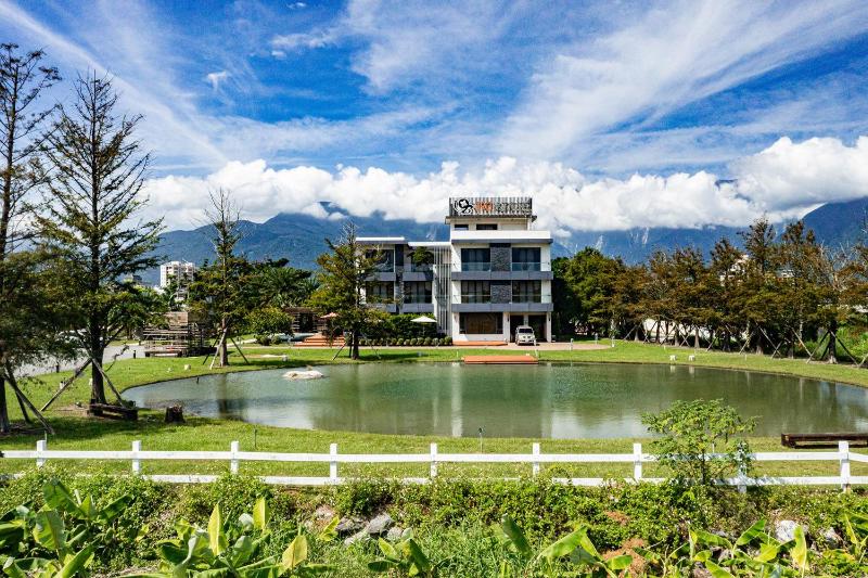 193 County Garden BnB - image 1