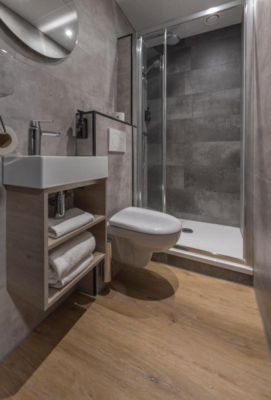 Small Double Room image 4