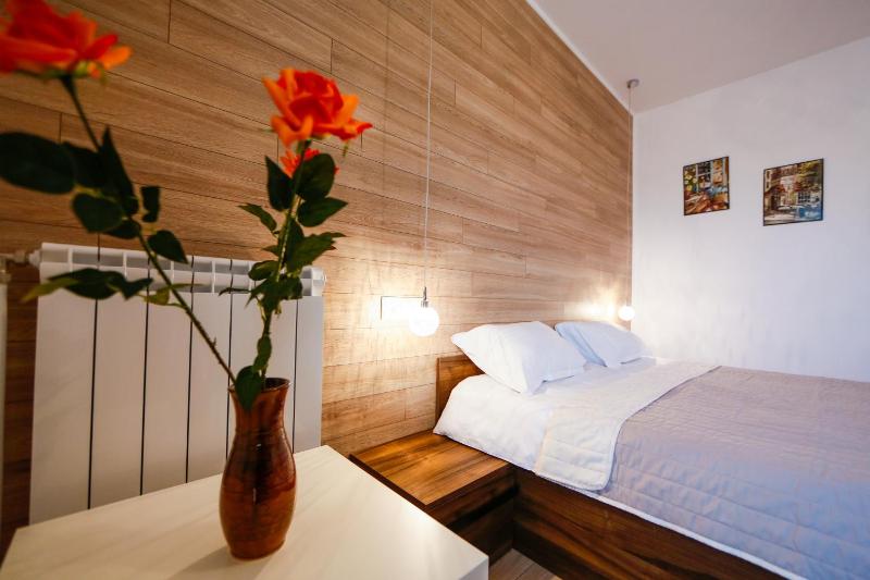 Double Room image 3