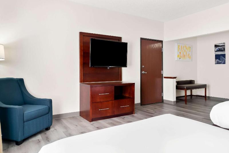 Queen Suite - Disability Access image 3