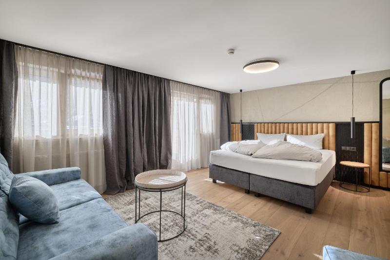 Superior Double Room image 4