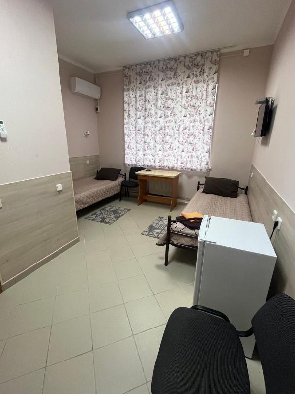 Twin Room with Bathroom image 1